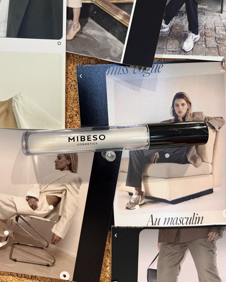 BRILLO VOLUMINIZADOR HIALURÓNICO · LABIOS MIBESO COSMETICS